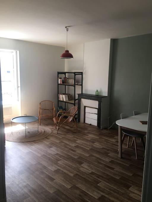 Appartement Avec Parking Proche Cathedrale Bourges Exterior foto